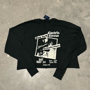 black electric circus graphic long sleeve crop top